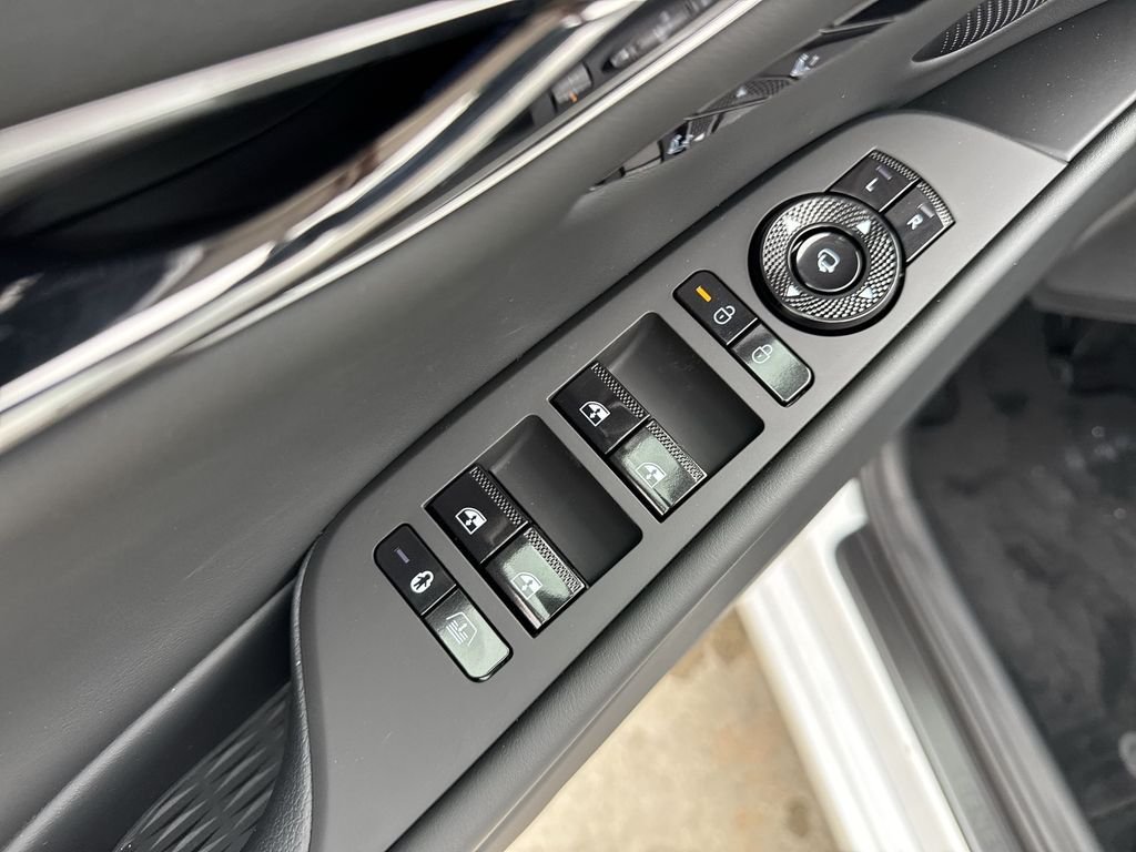 New 2026 White Genesis 3.5T PRESTIGE BLACK image 15
