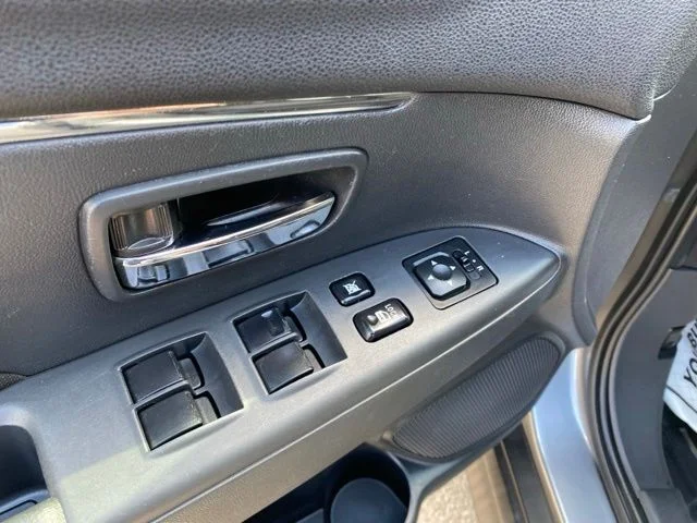 Used 2023 Silver Mitsubishi 2.0 ES image 20