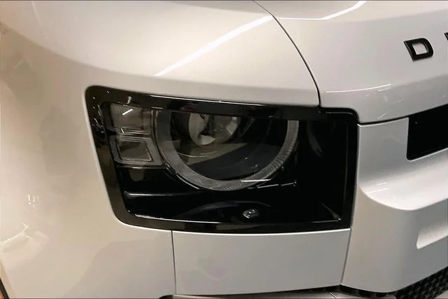 Used 2023 Silver Land Rover S image 32