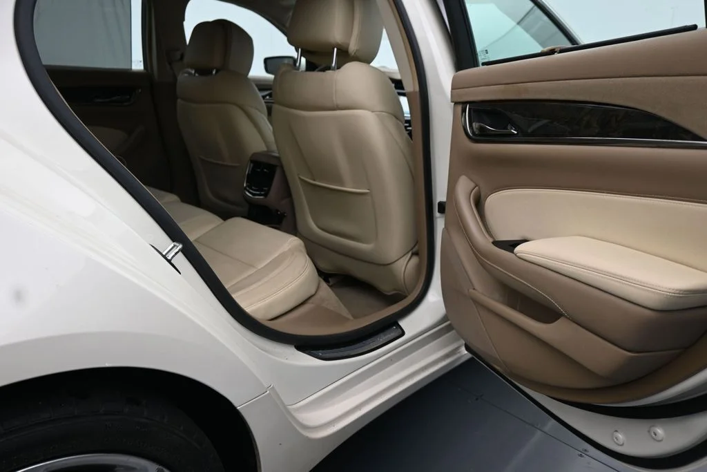 Used 2014 White Cadillac 3.6L Performance image 10