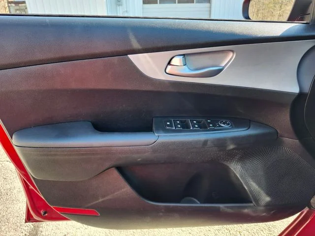 Used 2024 Red Kia LXS image 34