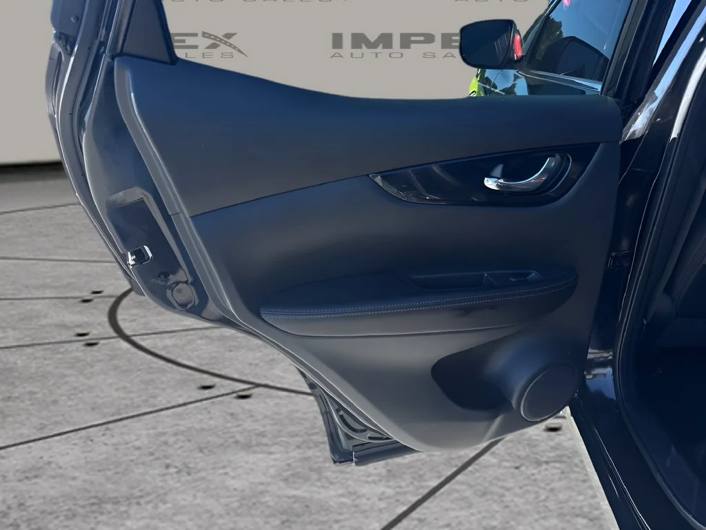 Used 2019 Black Nissan SL image 27