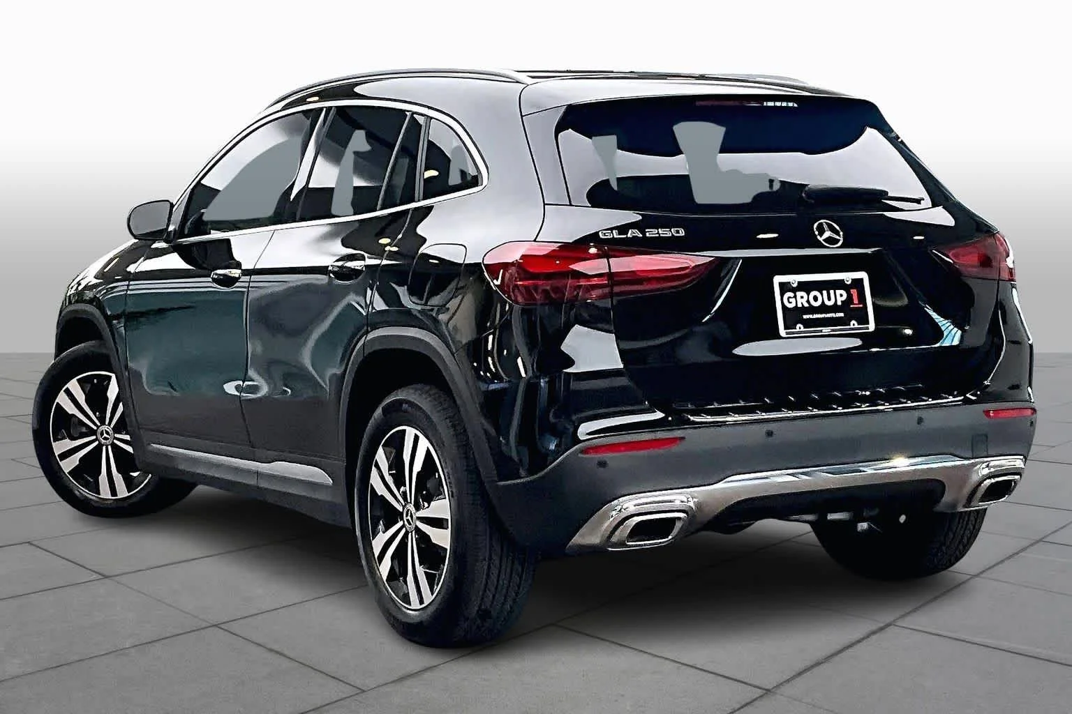 Used 2025 Night Black Mercedes-Benz GLA 250 image 32