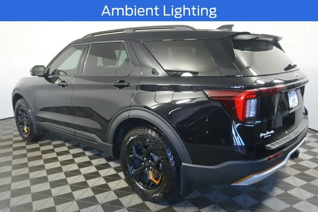 New 2026 Agate Black Metallic Ford Tremor® image 18