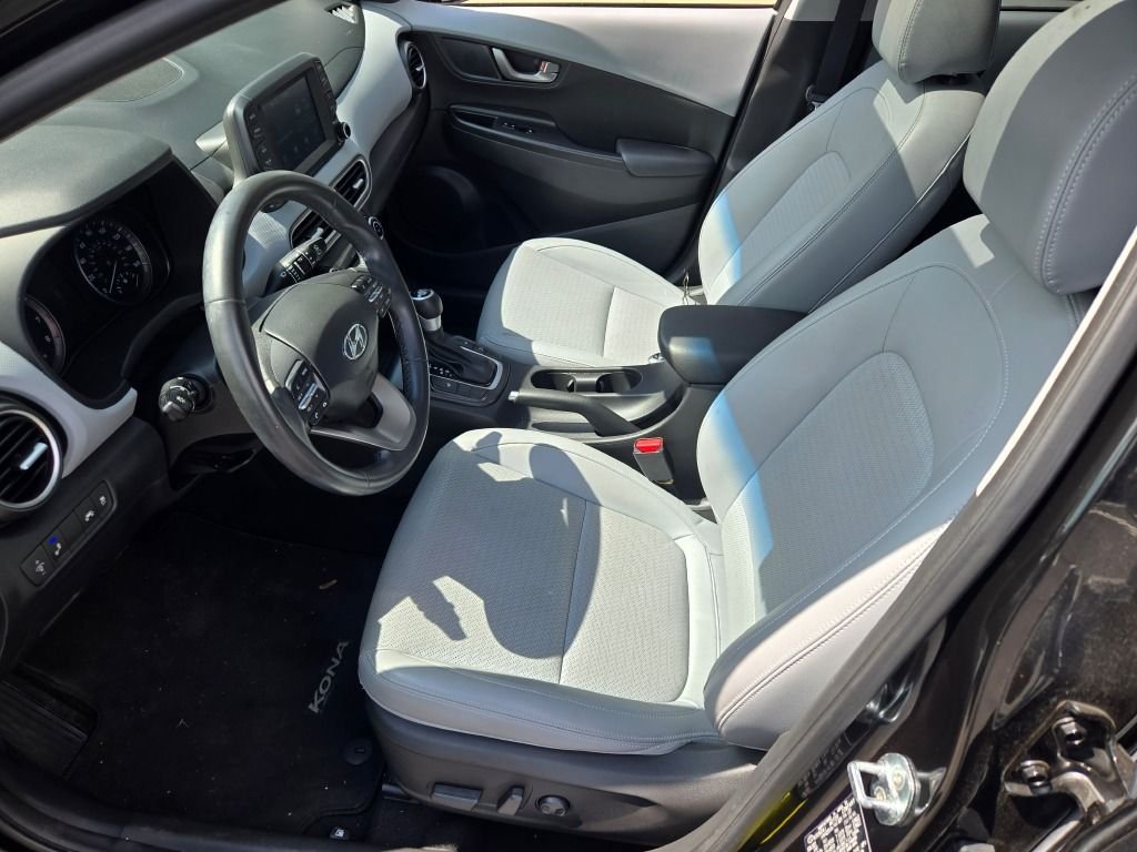 Used 2021 Ultra Black Hyundai Limited image 19
