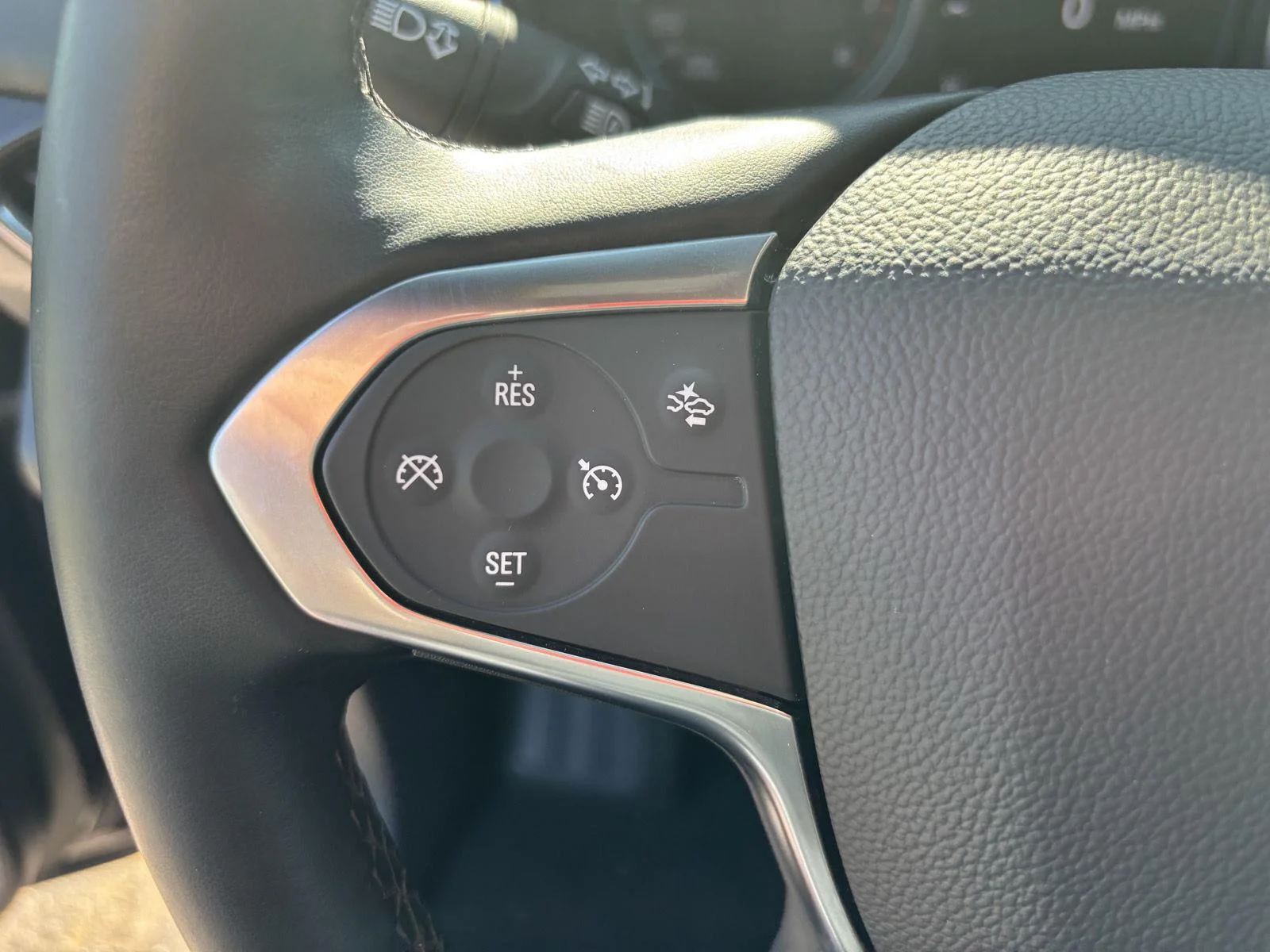 Used 2023 Mosaic Black Metallic Chevrolet LT Cloth image 21