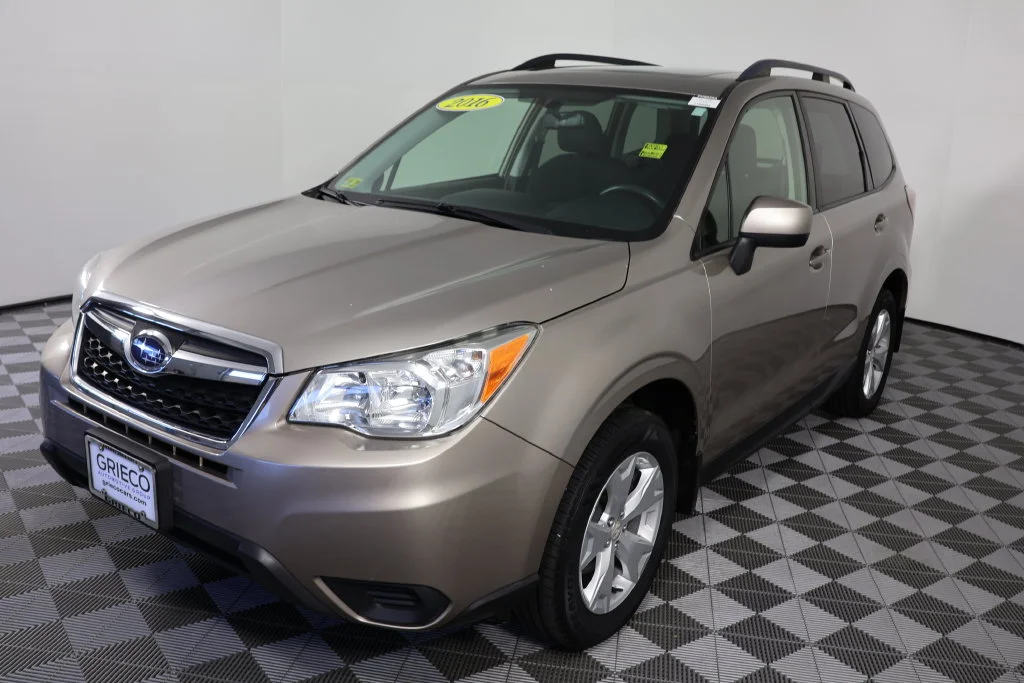Used 2016 Burnished Bronze Metallic Subaru 2.5i Premium image 4