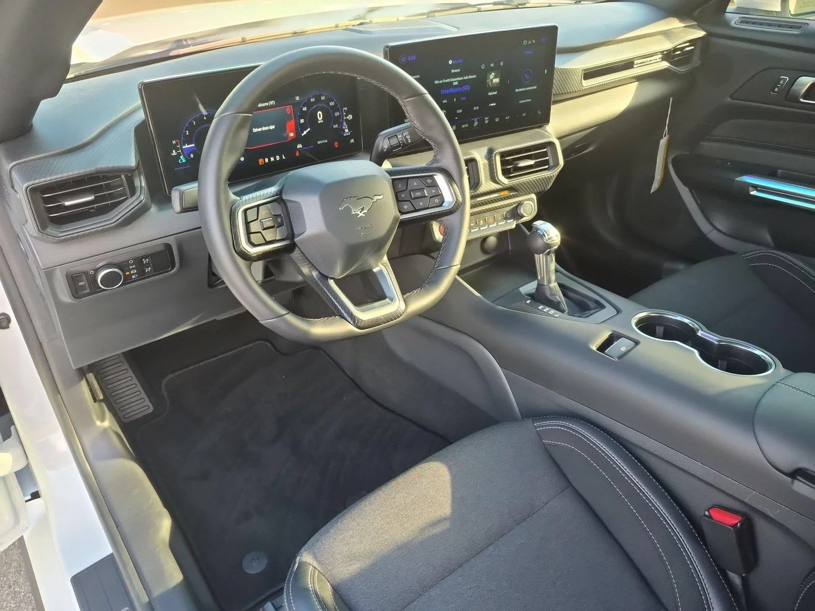 Used 2025 Oxford White Ford EcoBoost image 18