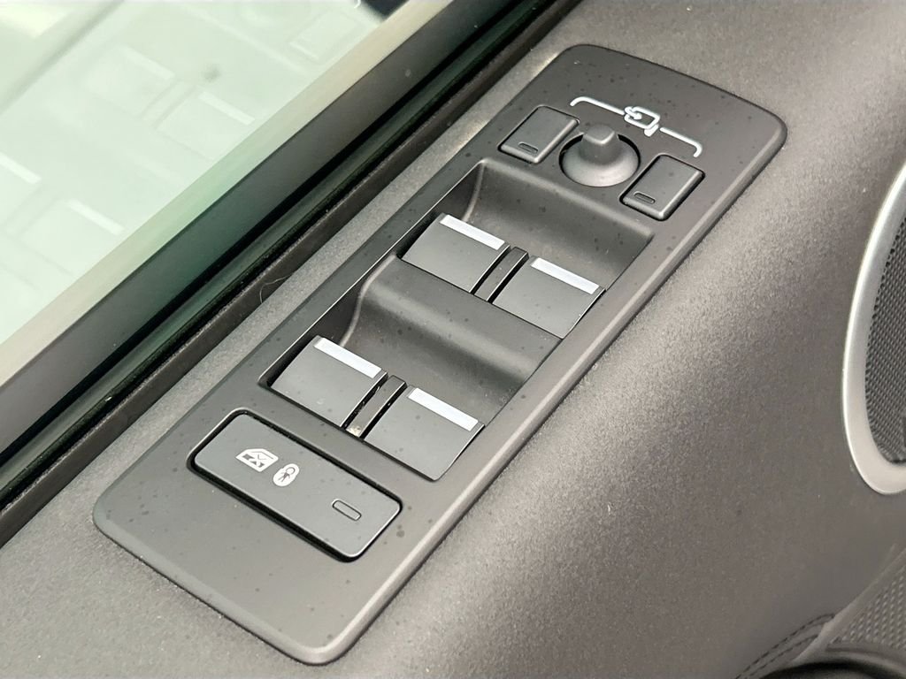 2025 Land Rover Discovery S - Photo 22