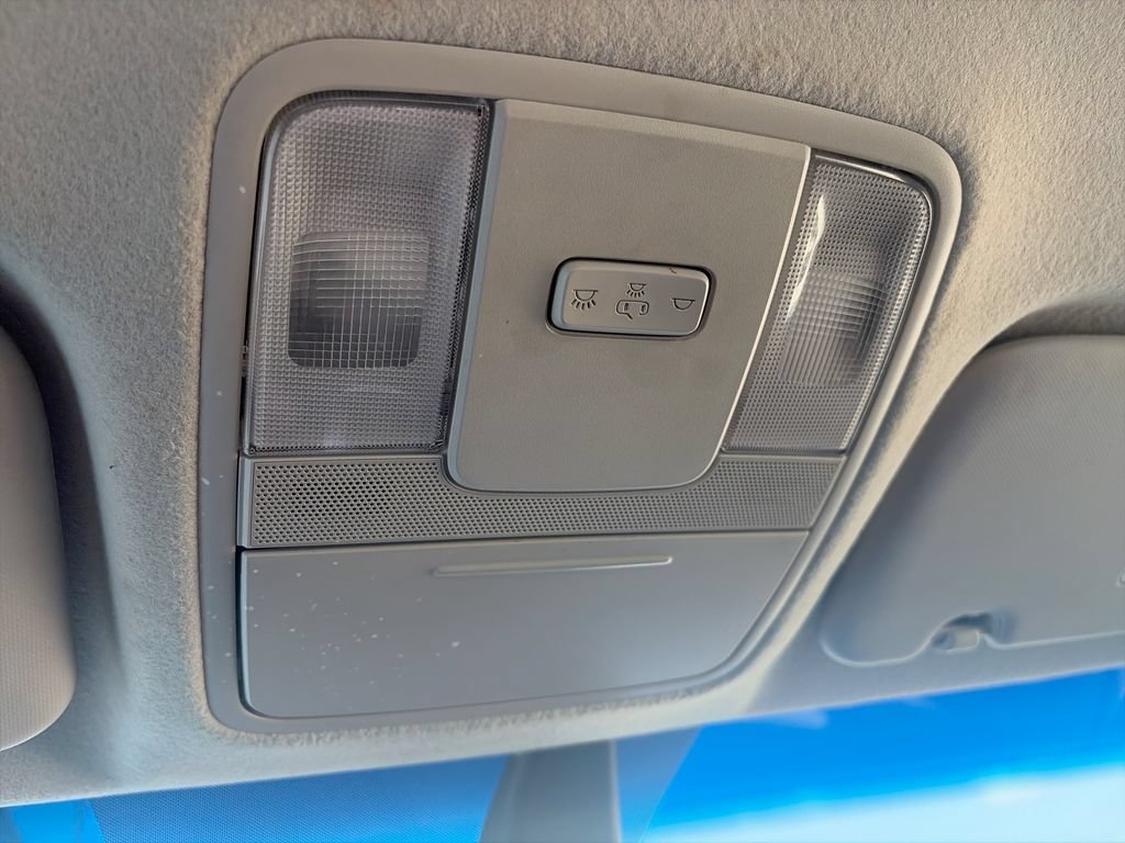 Used 2024 White Kia LXS image 18