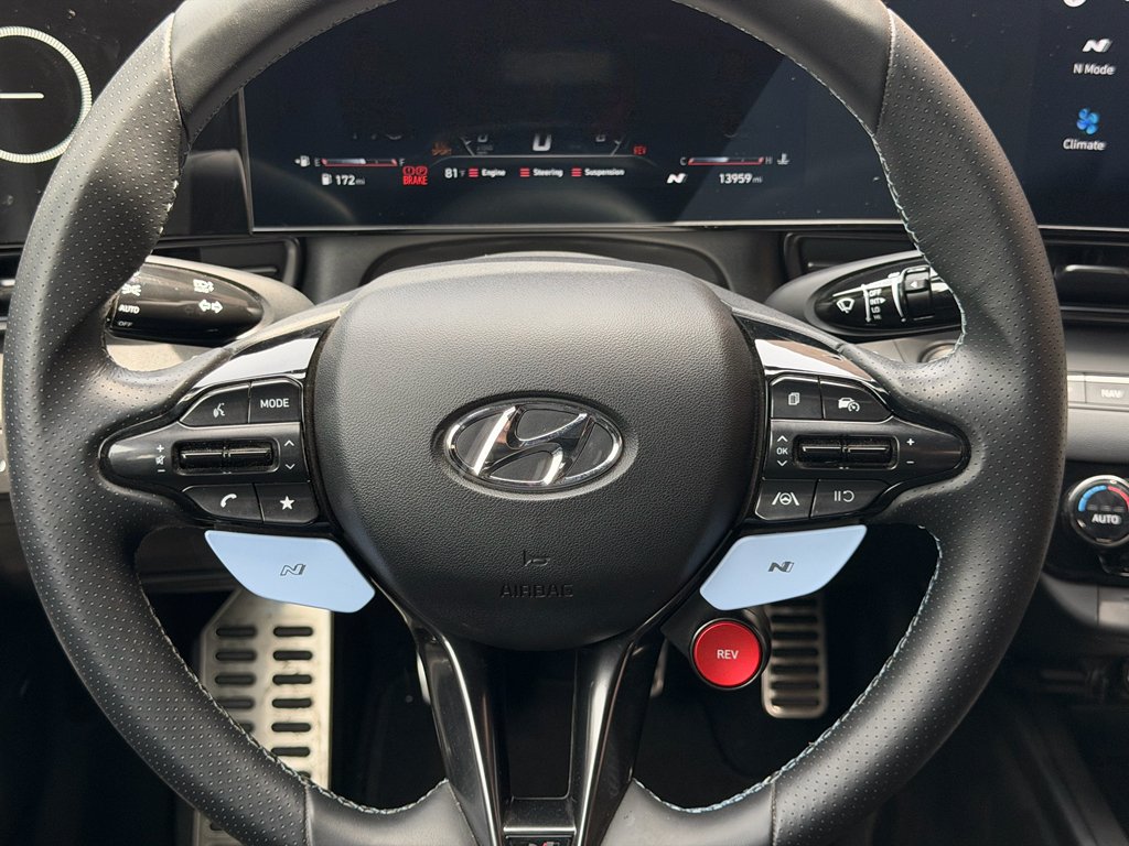 Used 2023 Onyx Black Hyundai Base image 13