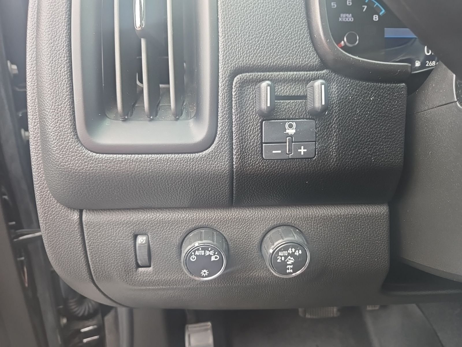 Used 2021 Black Chevrolet ZR2 image 30