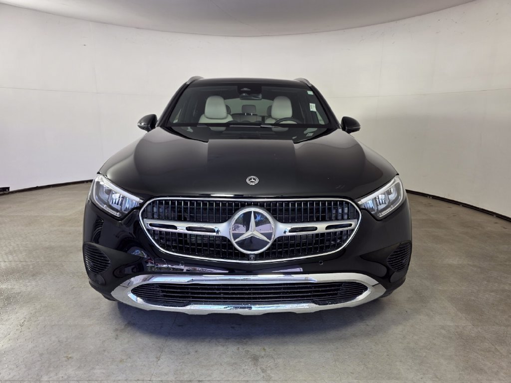 New 2027 Black Mercedes-Benz GLC 300 image 18