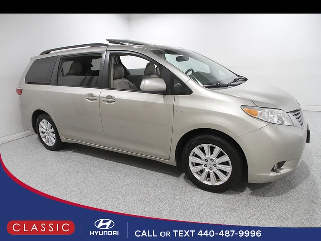 2017 Toyota Sienna XLE Premium 7-Passenger