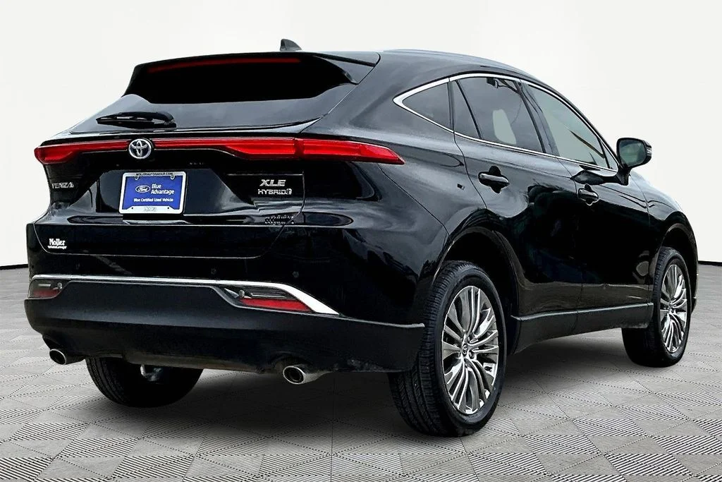 Certified 2022 Toyota Venza XLE with VIN JTEAAAAH3NJ118049 for sale in Kansas City
