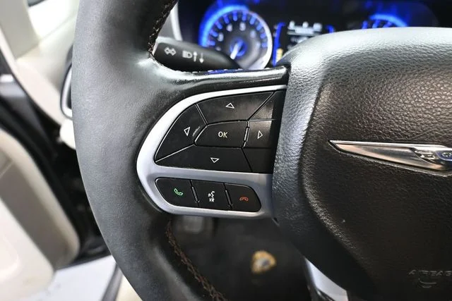 Used 2020 Gray Chrysler Touring L image 20