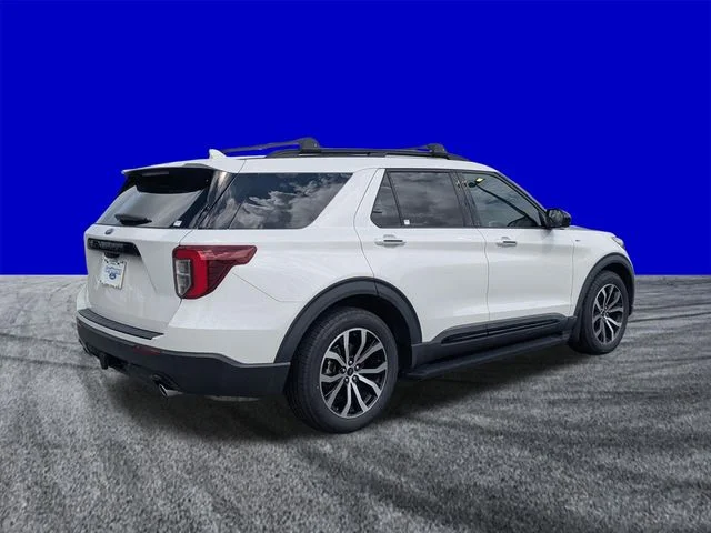 Certified Used 2022 White Metallic Ford ST-Line image 4