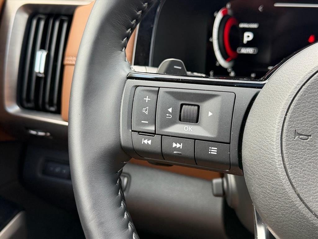 Used 2025 Everest White Pearl Tricoat Nissan Platinum image 17