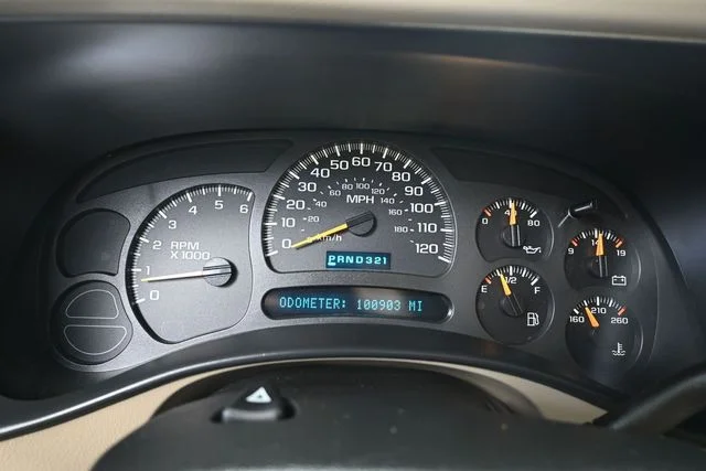 Used 2004 Beige Chevrolet Z71 image 22