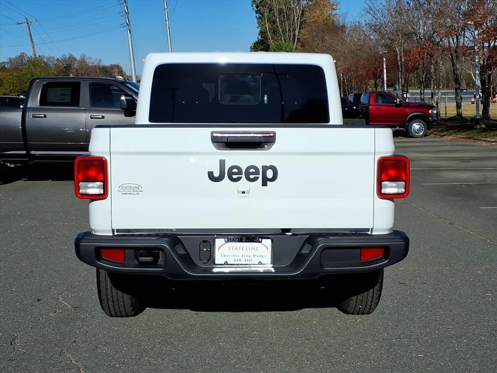 New 2026 Bright White Clear-Coat Exterior Paint Jeep Sport S image 18