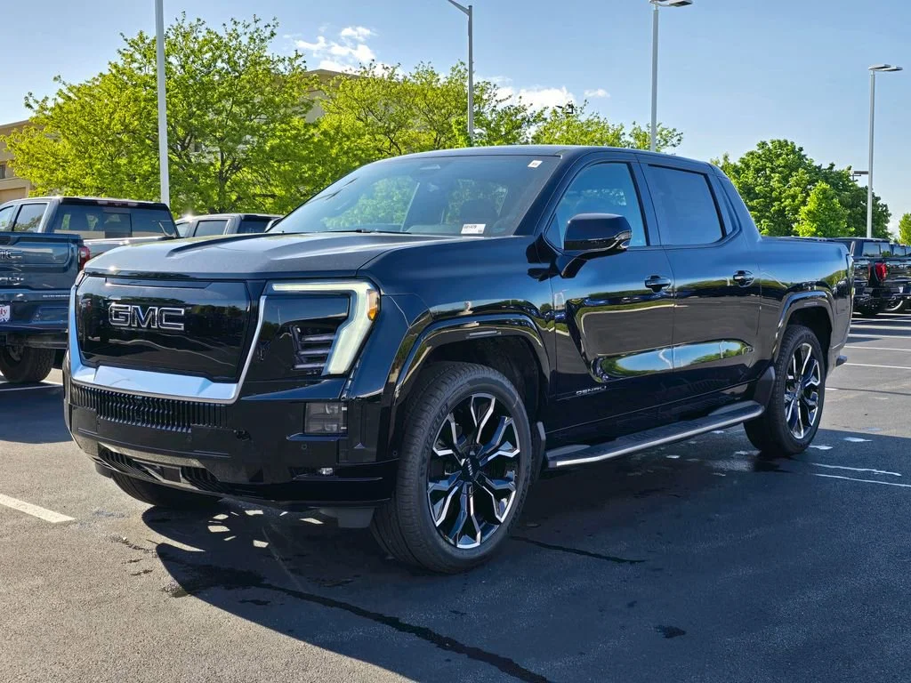 New 2025 Onyx Black GMC Extended Range Denali image 6