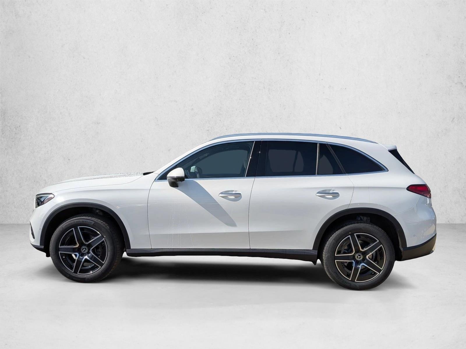 New 2026 Polar White Mercedes-Benz GLC300 image 5