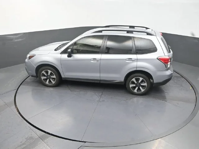 Used 2018 Silver Subaru 2.5i image 26