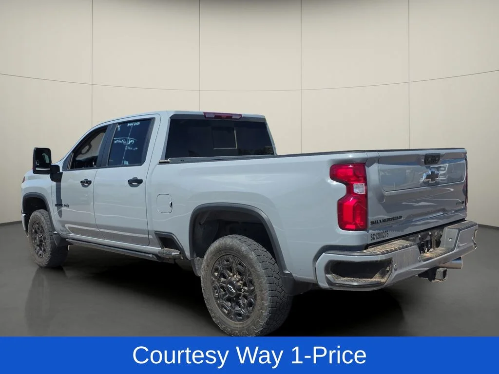 Used 2024 Gray Chevrolet LT image 6