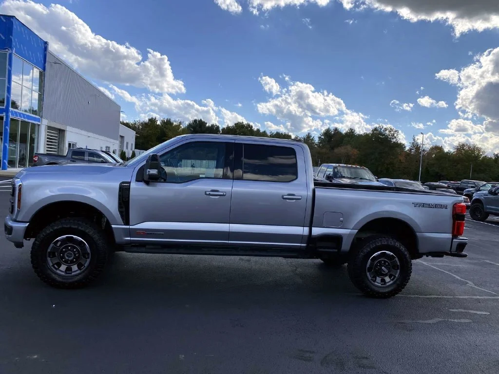 Used 2024 Silver Metallic Ford Lariat image 7