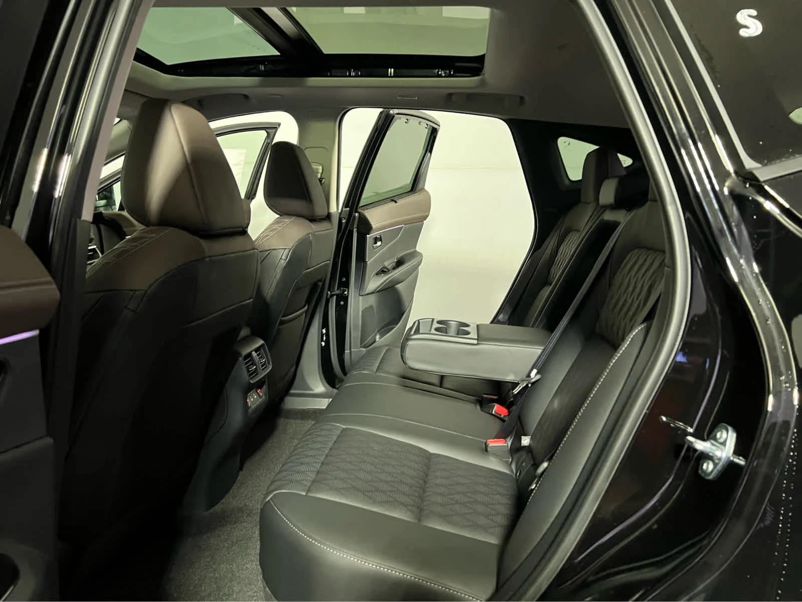 New 2026 SUPER BLAC Nissan Platinum image 16