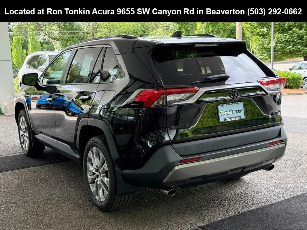 Used 2019 Midnight Black Metallic Toyota Limited image 5
