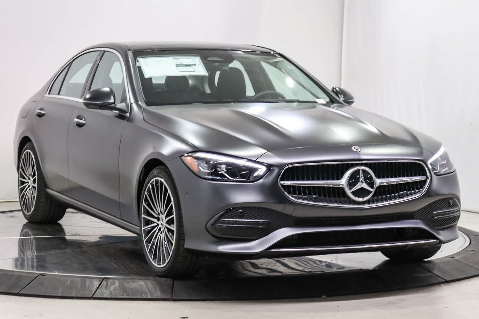 New 2026 MANUFAKTUR exclusive graphite grey magno Mercedes-Benz C 300 image 3