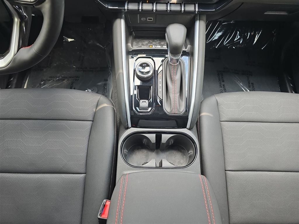 Used 2025 Black Chevrolet Z71 image 15