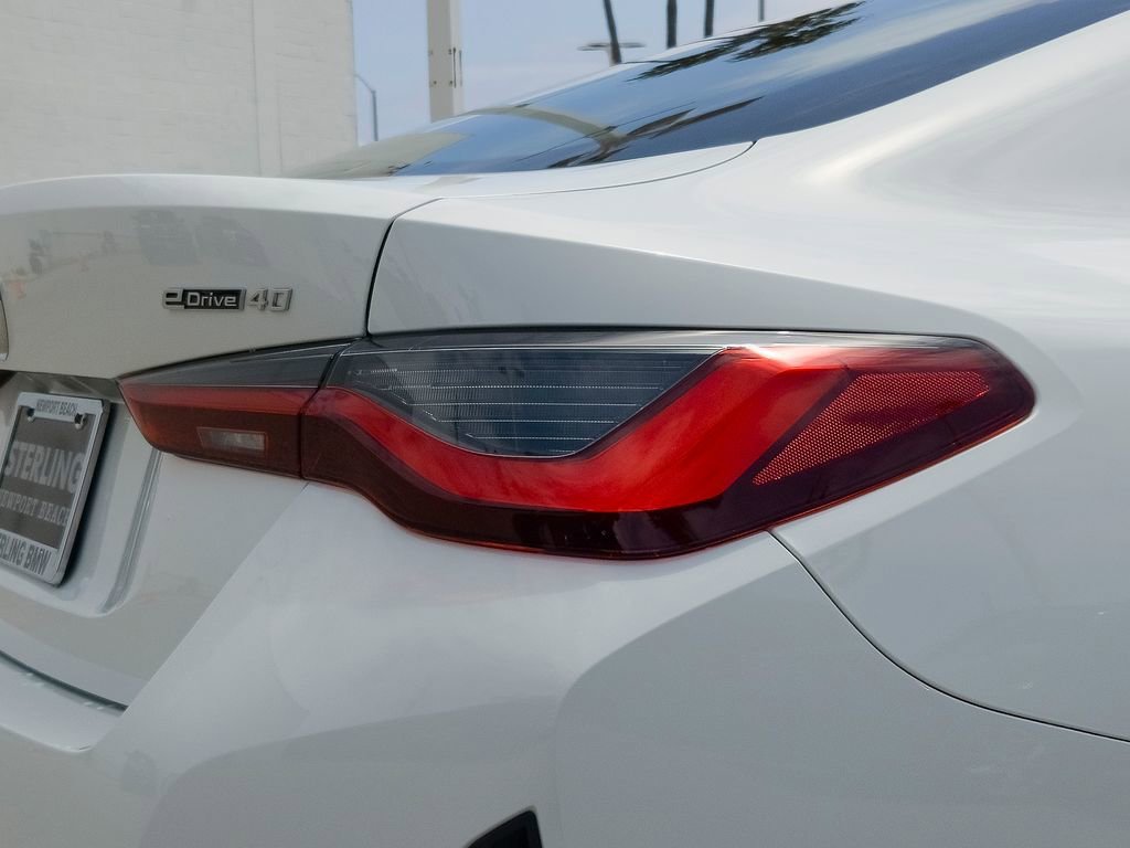 New 2026 Alpine White BMW eDrive40 image 4