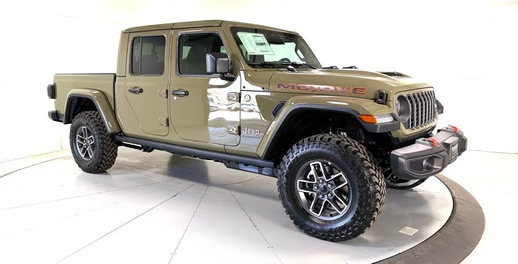 2026 Jeep Gladiator Mojave Auto's photo