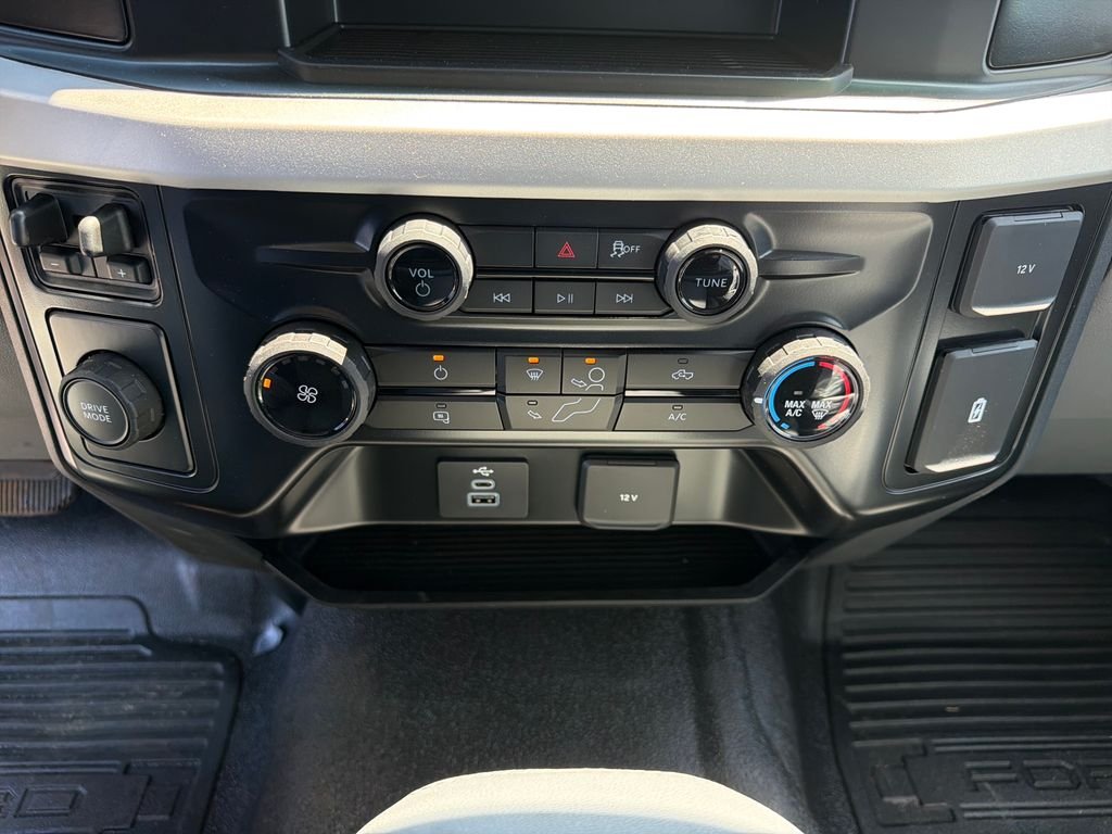 New 2026 Oxford White Ford F-350® XL image 27