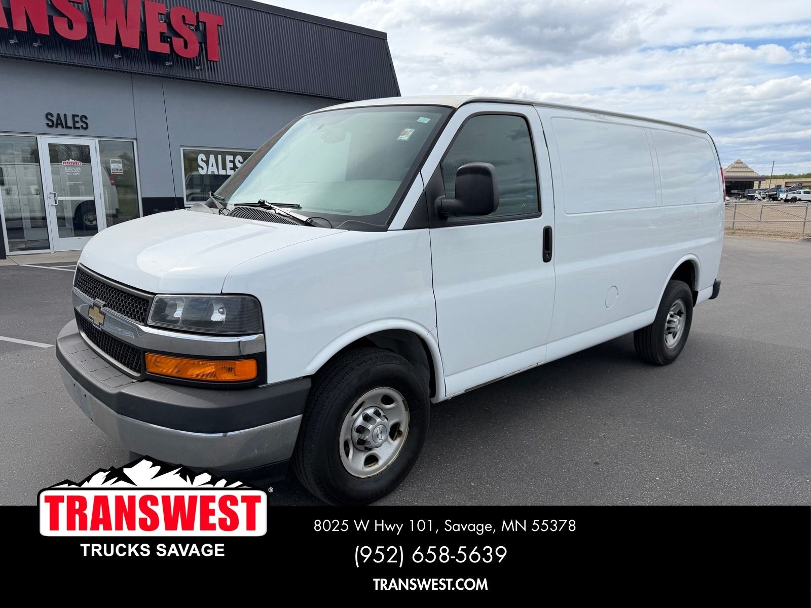2017 Chevrolet Express 3500 Work Van HD's photo