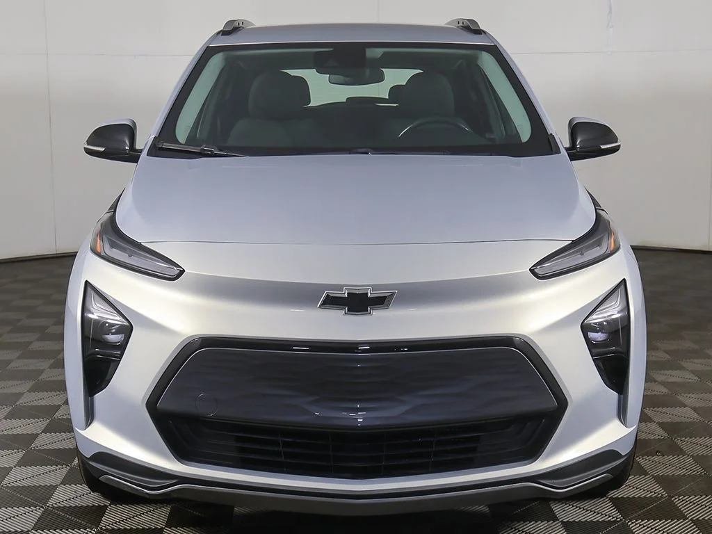 Used 2023 Silver Chevrolet LT image 8