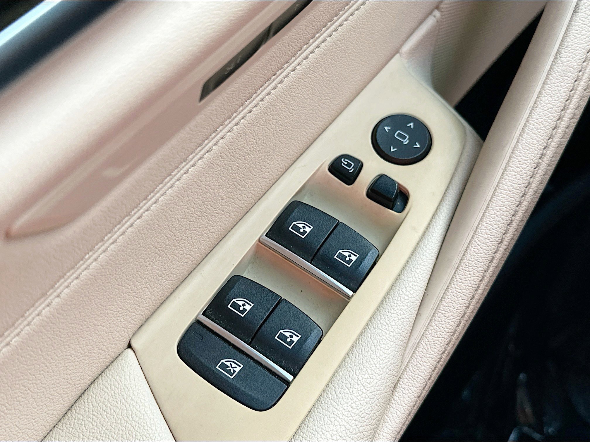 2022 BMW 5 Series 540i - Photo 18