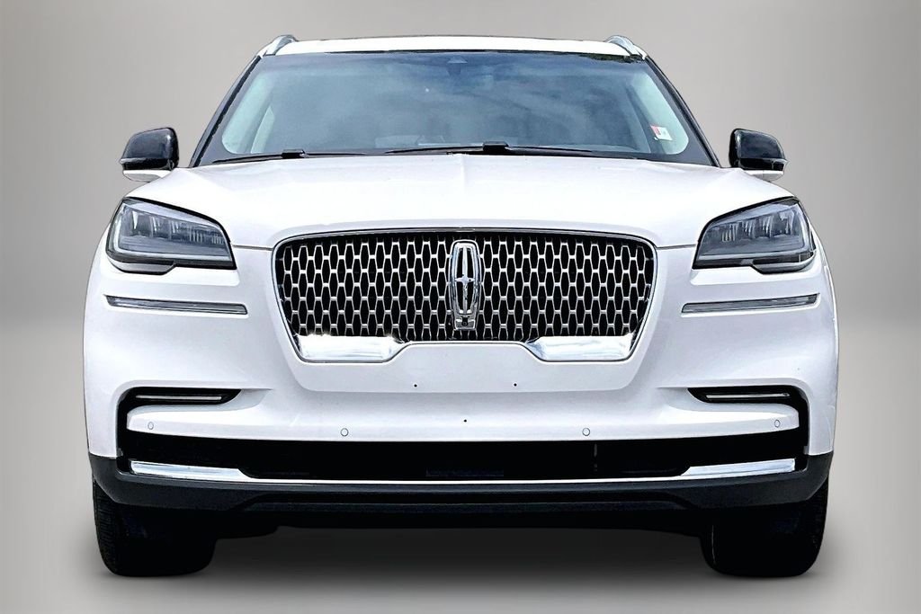 Used 2023 White Lincoln Reserve image 3