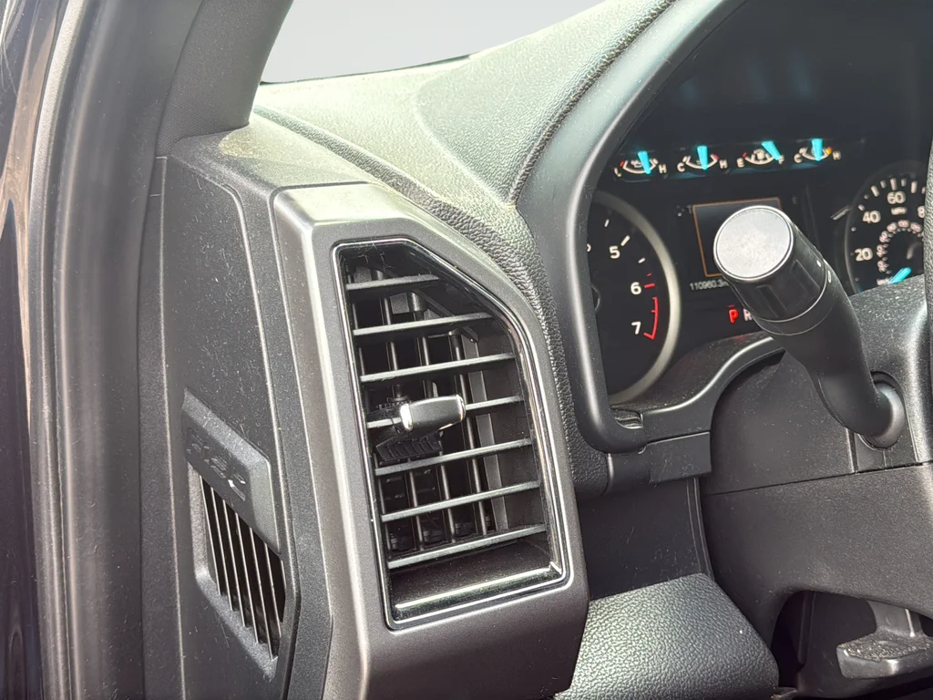 Used 2019 Black Ford XLT image 32