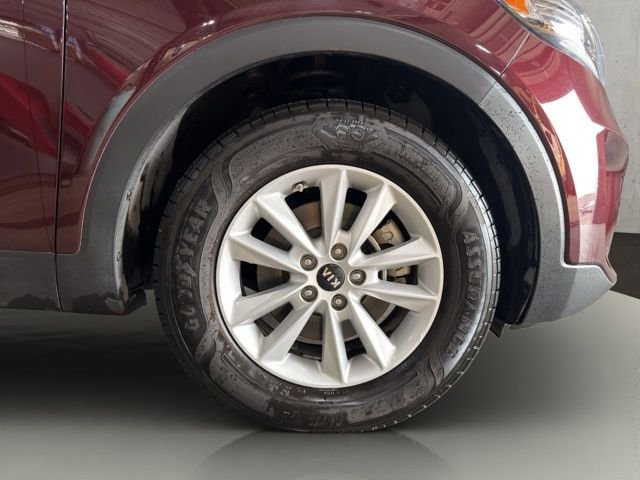 Used 2019 Purple Kia LX image 34