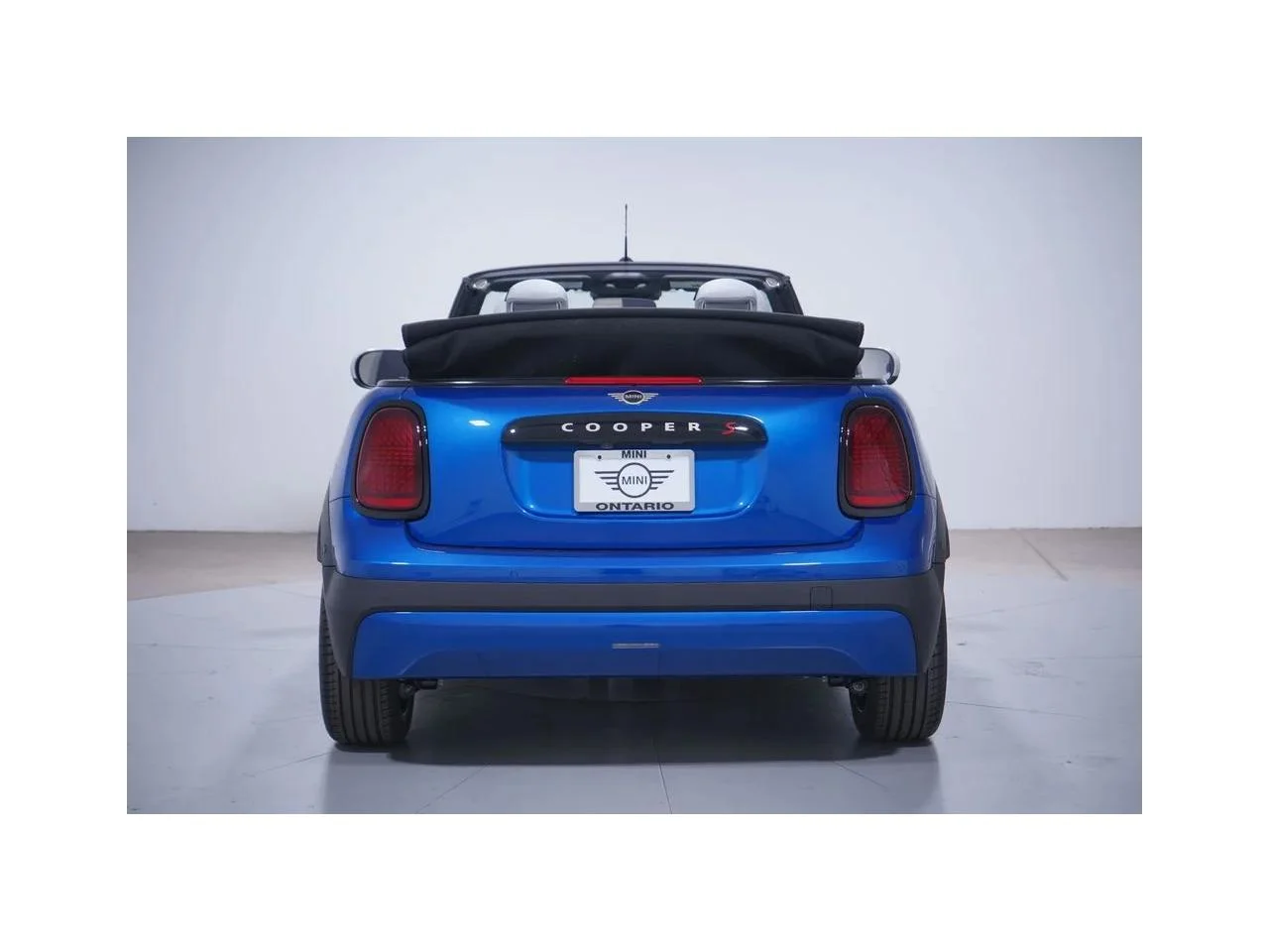 New 2026 Icy Sunshine Blue Metallic MINI SIGNATURE PLUS image 9