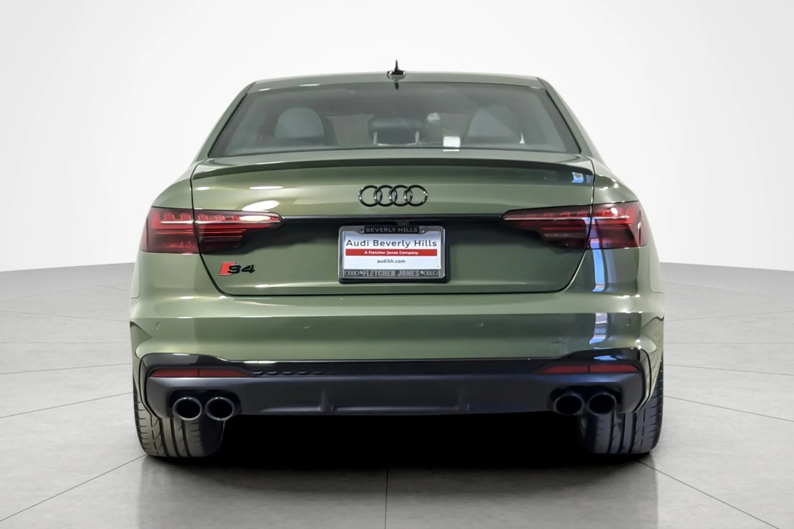 Used 2023 District Green Metallic Audi Premium Plus 3.0 TFSI quattro image 4