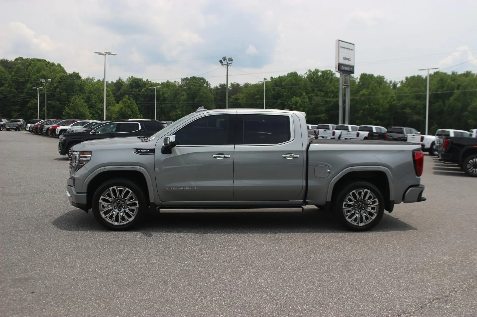 Used 2025 Sterling Metallic GMC Denali Ultimate image 4