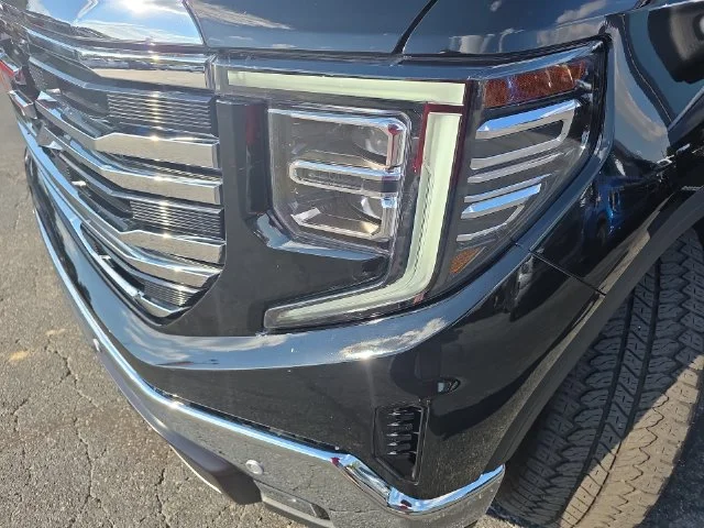Used 2025 Black GMC SLT image 32