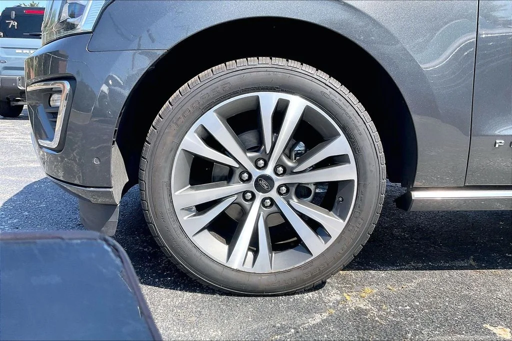 Used 2020 Gray Ford Platinum image 8