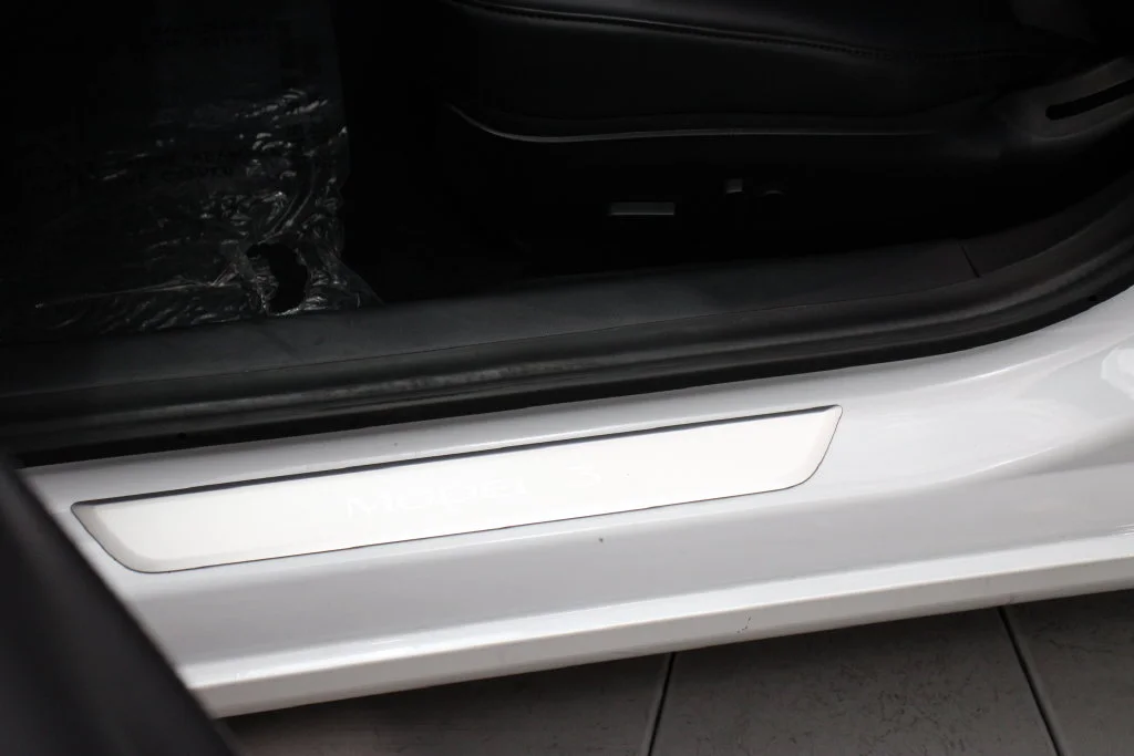 Used 2020 Pearl White Multi-Coat Tesla Long Range image 9