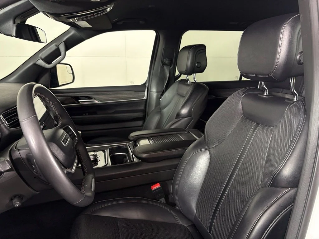 Used 2024 White Jeep Series II image 17