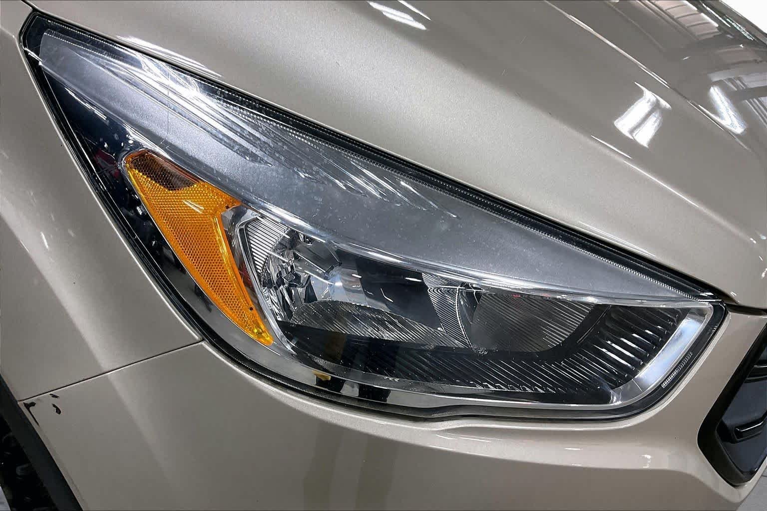 Used 2017 White Gold Metallic Ford S image 27